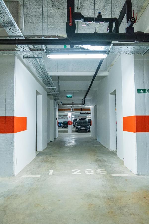 Flexible Selfcheckins 25 - Zagreb - Garage - Loggia - New - Luxury Lägenhet Exteriör bild